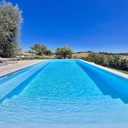 Rustic Escape With Dream Pool Senigália