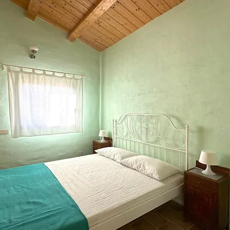 Rustic Escape With Dream Pool